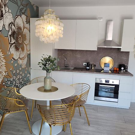 Lago-Apartment Midy, Sfeervol, Zwembad, Airco Domaso Ngoại thất bức ảnh