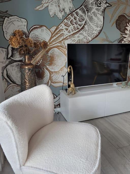Lago-Apartment Midy, Sfeervol, Zwembad, Airco Domaso Ngoại thất bức ảnh