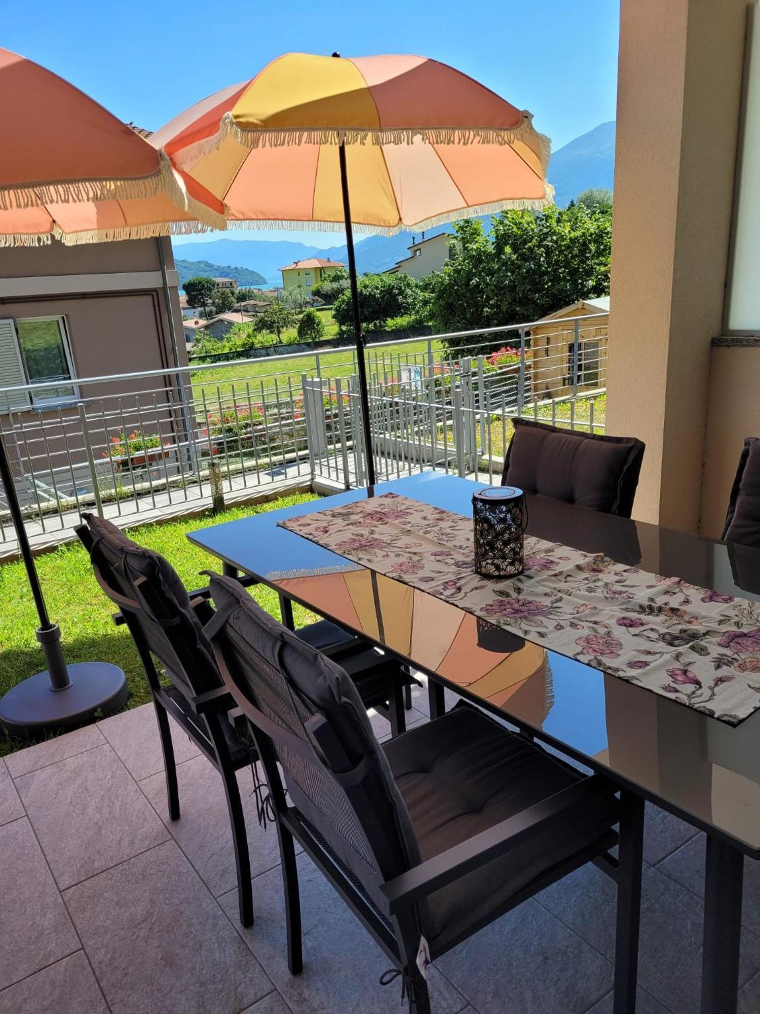 Lago-Apartment Midy, Sfeervol, Zwembad, Airco Domaso Ngoại thất bức ảnh